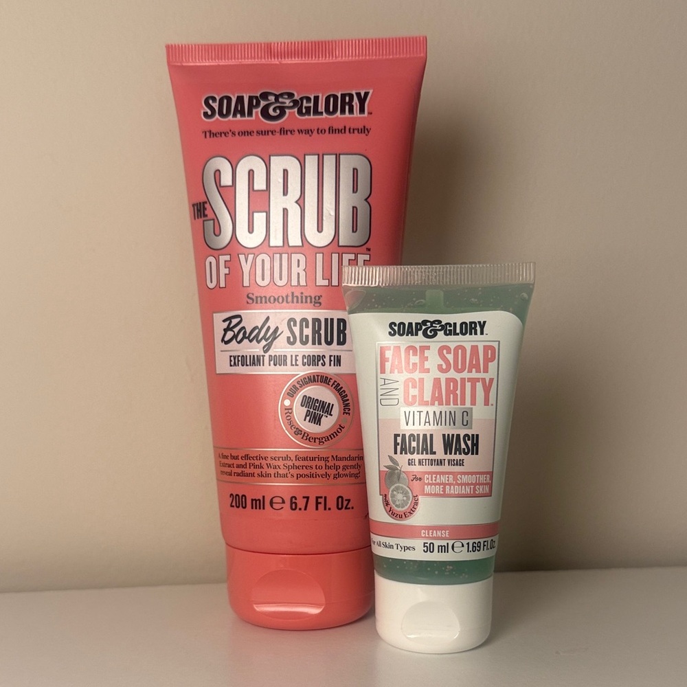 Soap & Glory SET Pink Body Scrub AND Vitamin C Face Wash